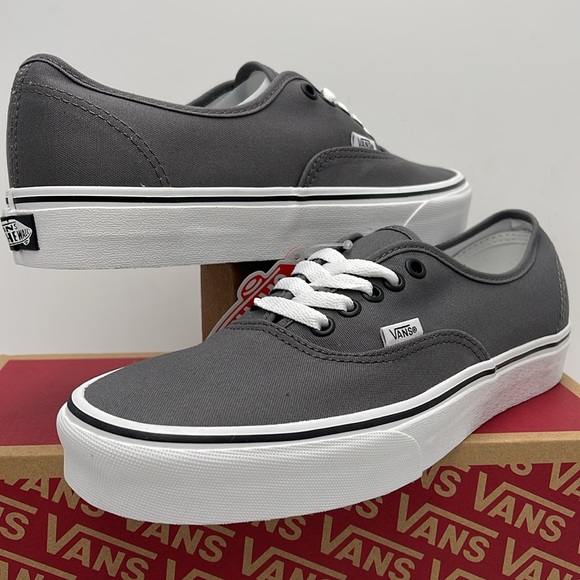 Vans • Men’s Authentic Pewter/BlackVN000JRAPBQSneakers